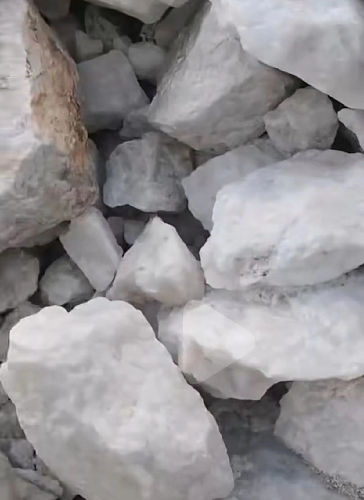 新疆石英砂矿,新疆石英石